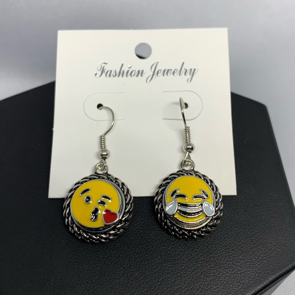 PETITE CHARM - Laugh & Kiss Emoji Snap Button Earrings - 12mm/13mm